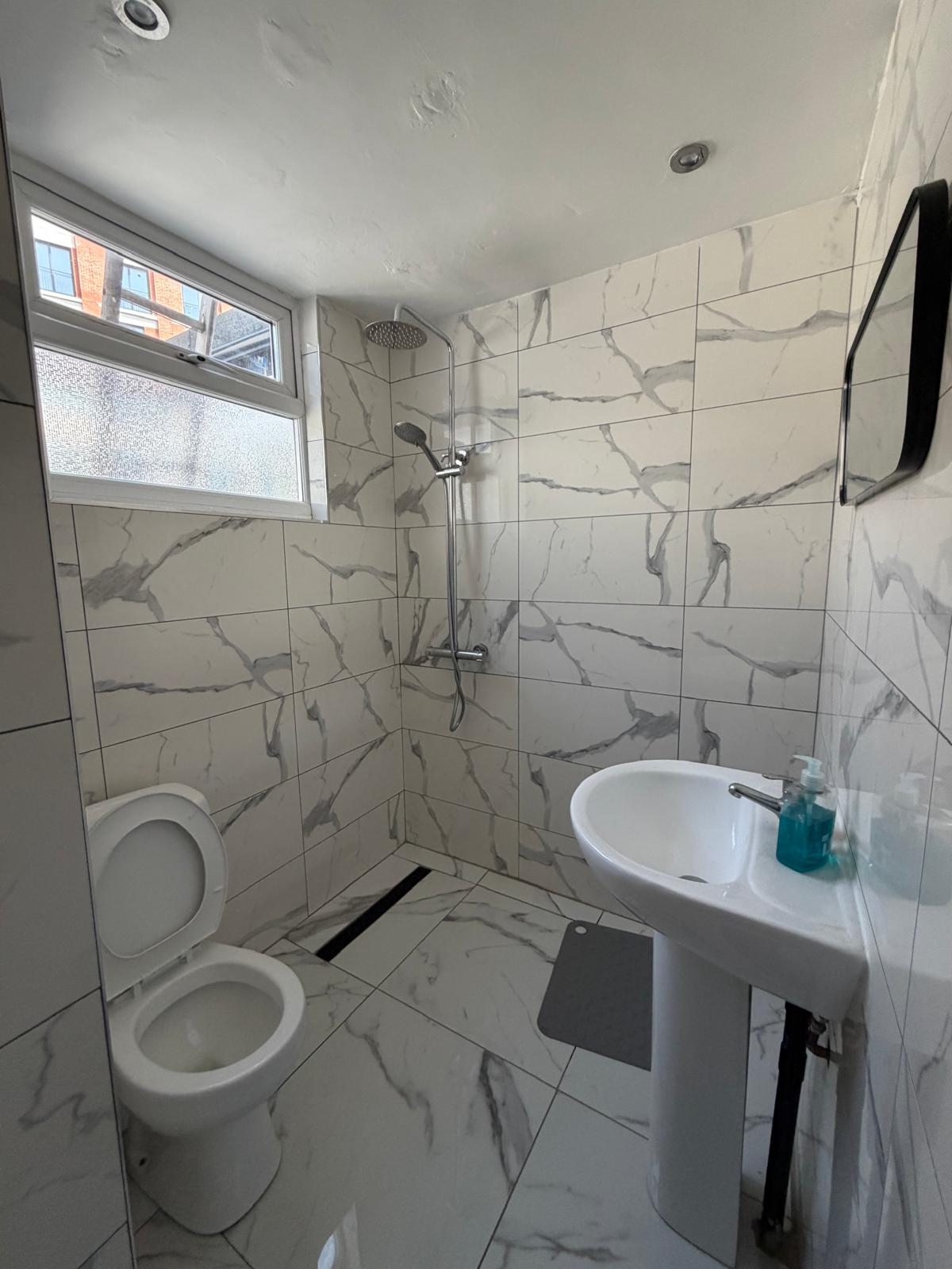 Spacious rooms in a newly renovated flat located in Birmingham city centre property photo